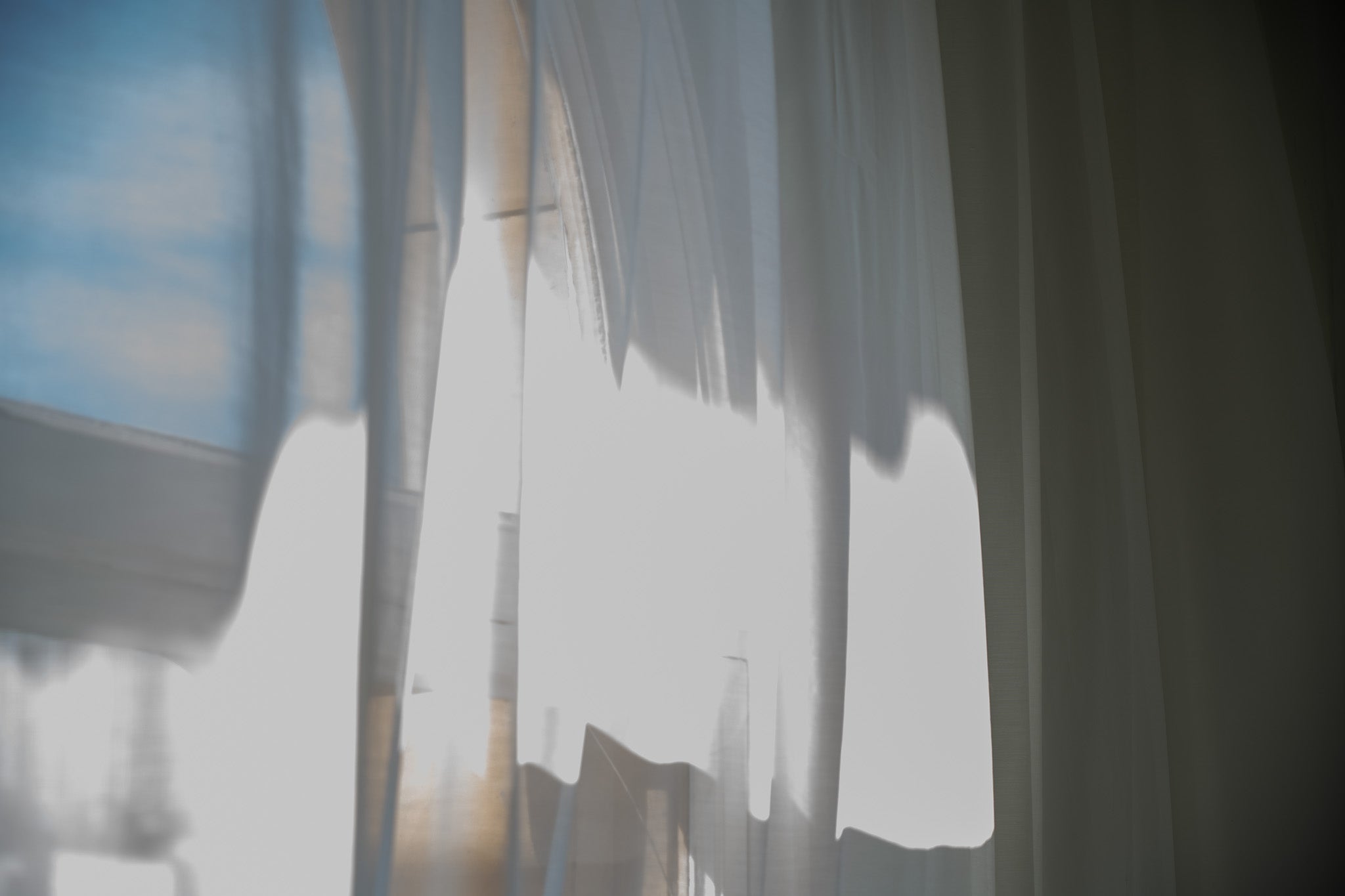 Why Summer Changes Our Sleep (And How to Rest Better)