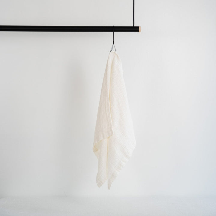 #color_off-white