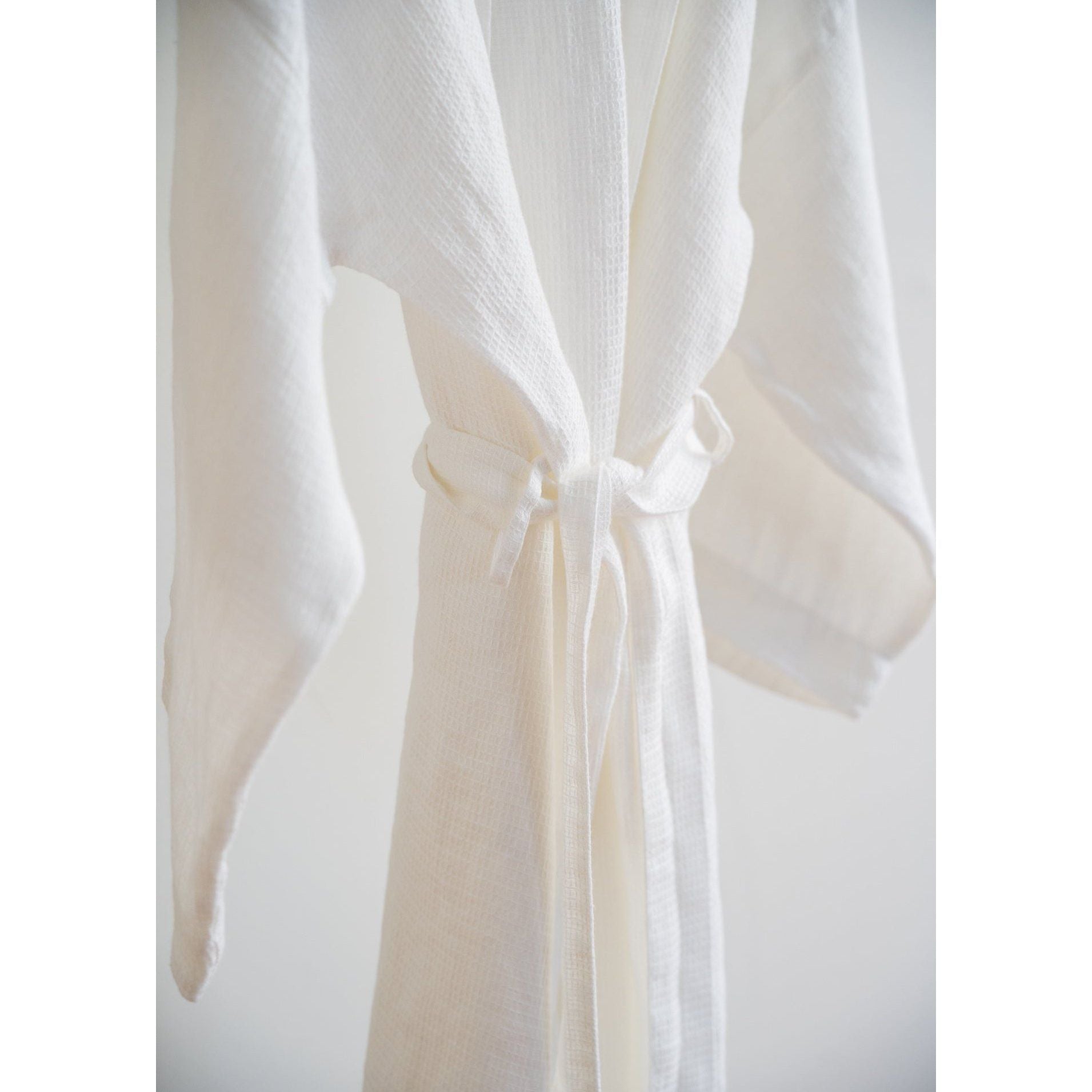 #color_optic-white