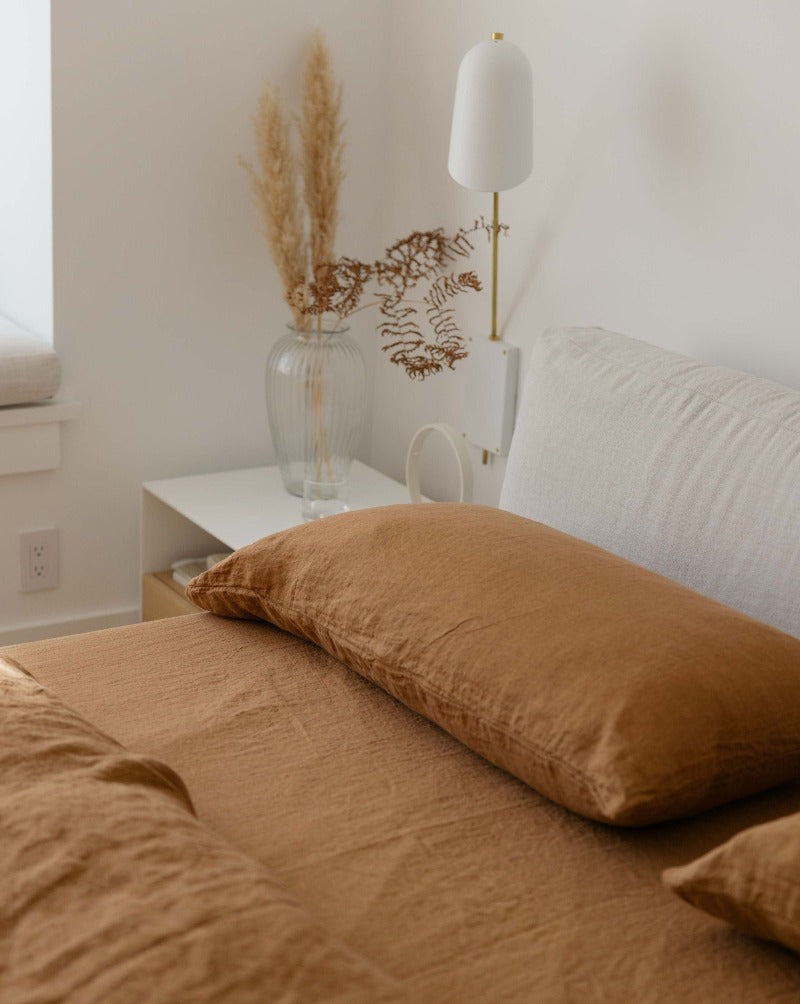 Cinnamon luxury linen bedding set by Canadian bedding company Somn #color_cinnamon